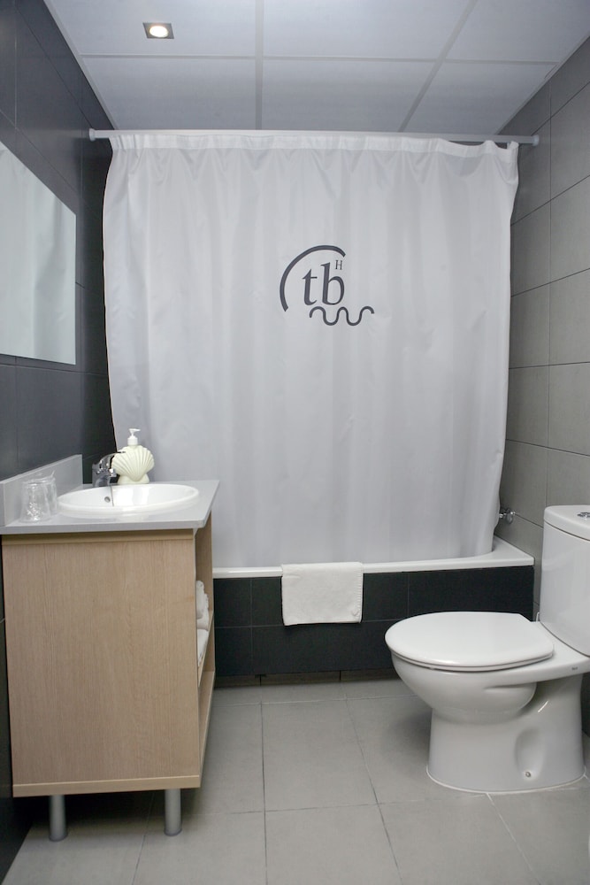 Tossa Beach Center 34/36