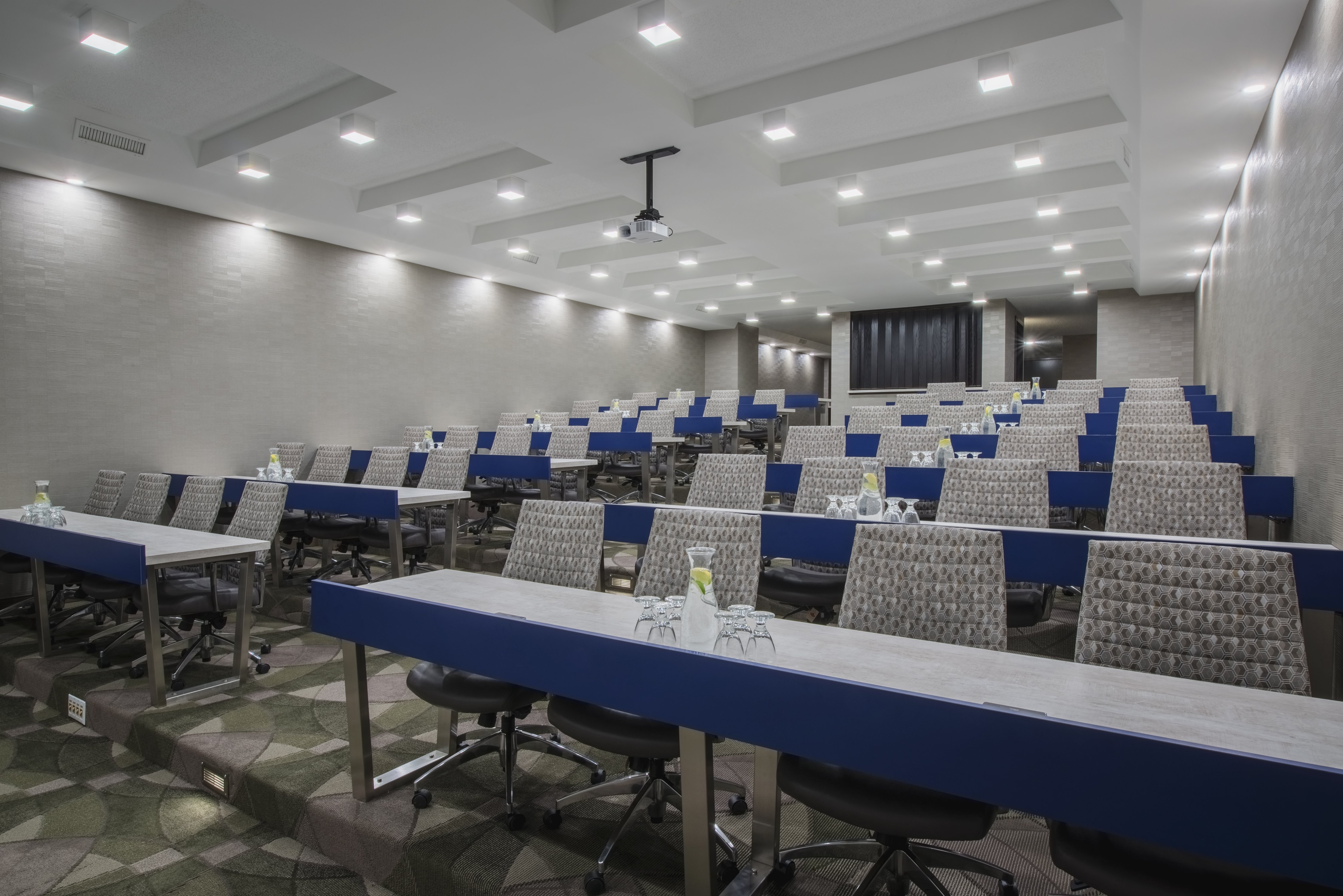 Holiday Inn Winnipeg South 67/81