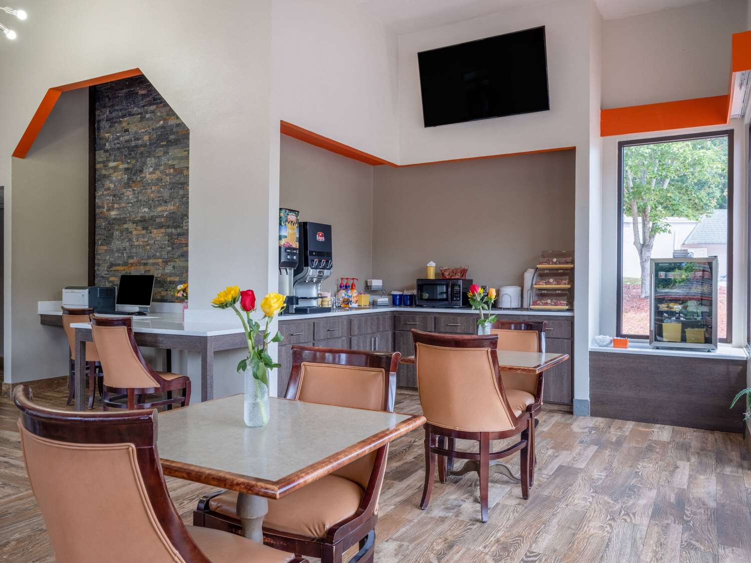 Days Inn by Wyndham Clemson 29/36
