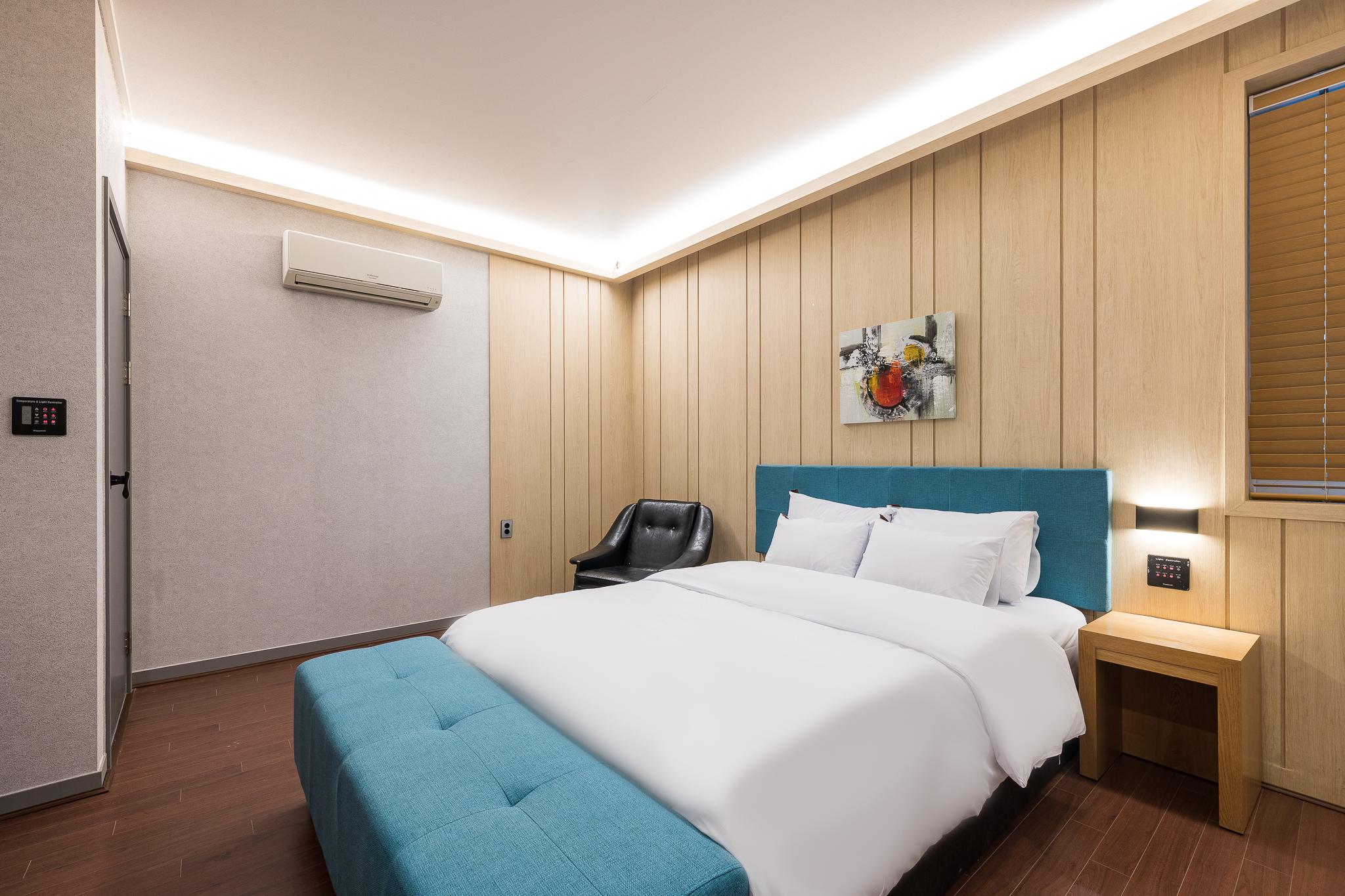 Deluxe, Double Bed