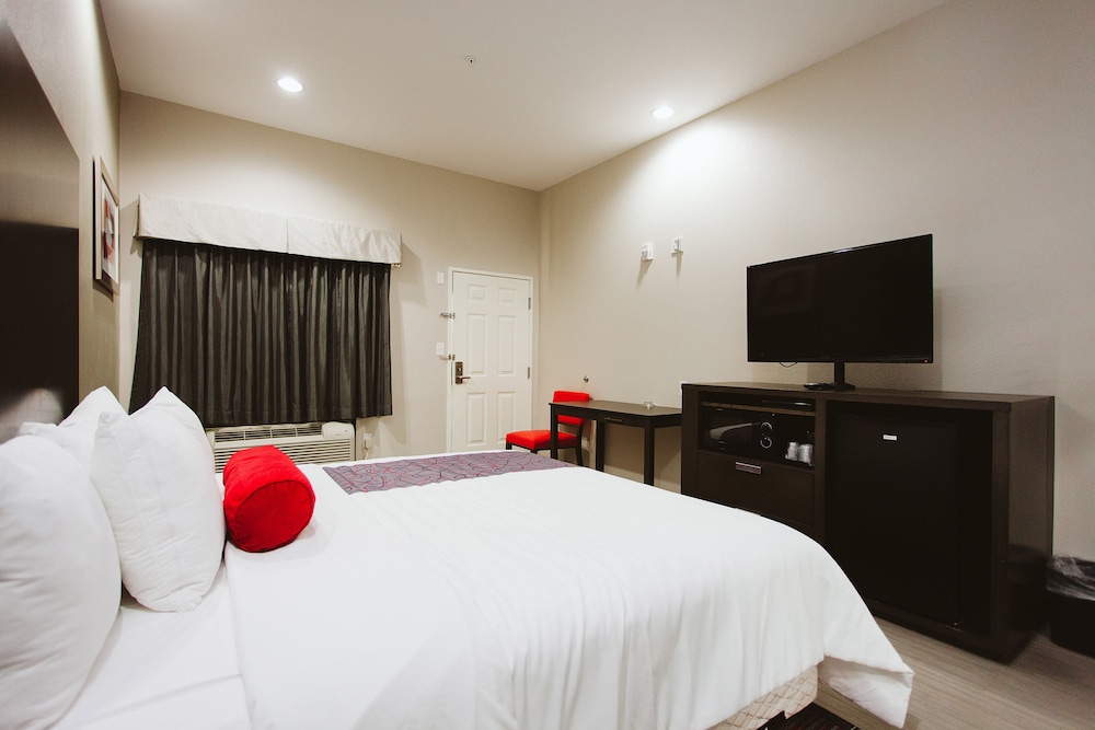 Americas Best Value Inn and Suites IAH Airport North 20/30