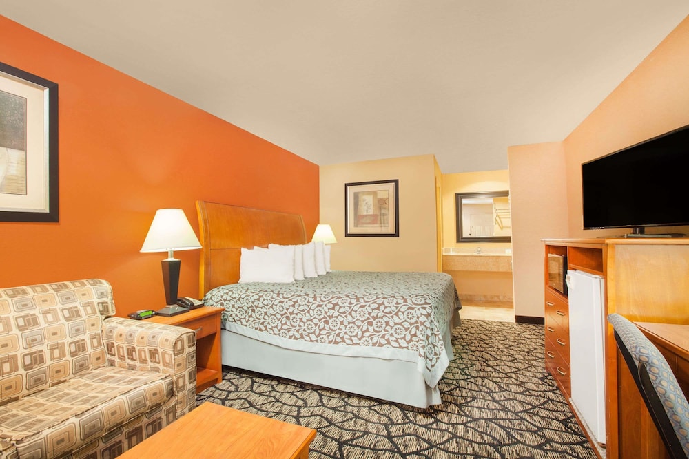 Days Inn by Wyndham Centerville 5/20