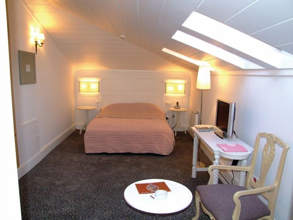 Kar-s Hotel 15/50