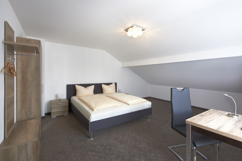 HOTEL NEW IN 7/35