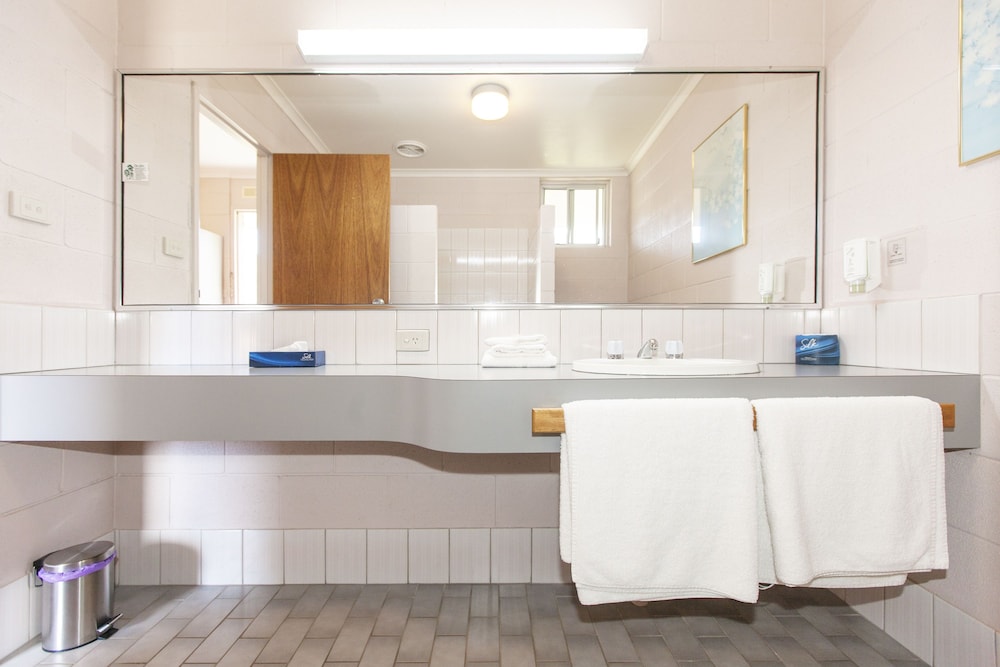 The Grampians Motel 10/69