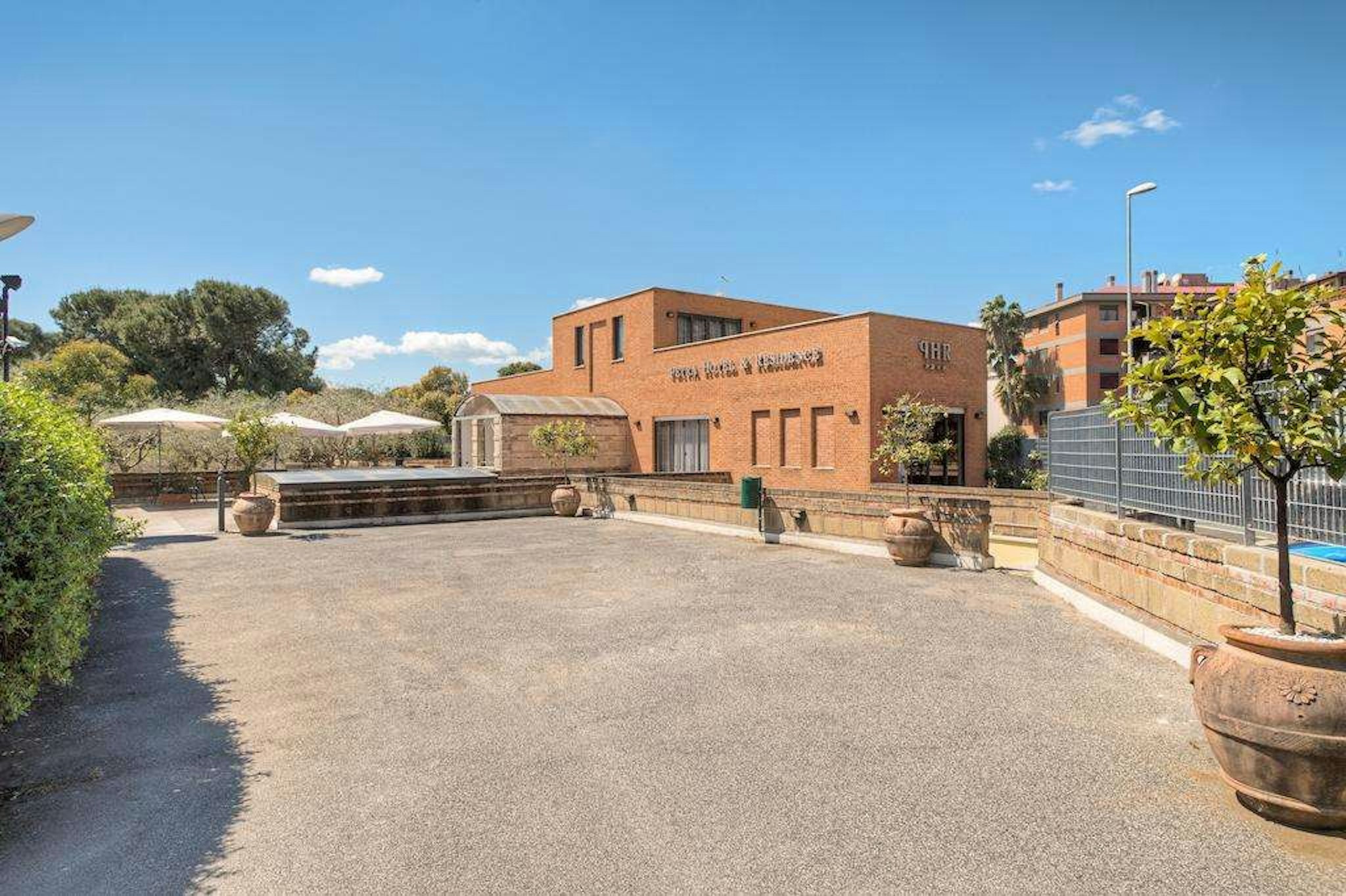 Petra Hotel And Residence 57/60