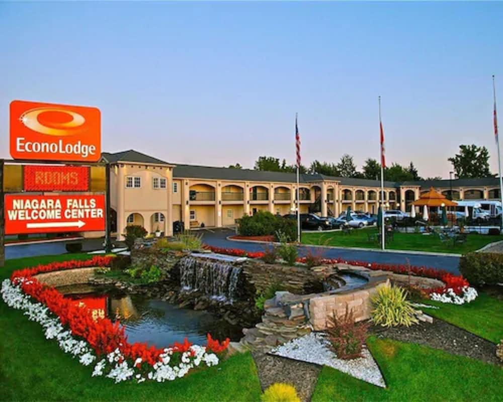 Econo Lodge At The Falls North 6/42