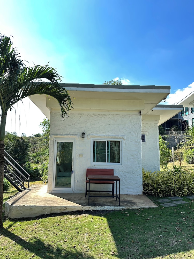 Whiterock Resort Pakchong 44/48