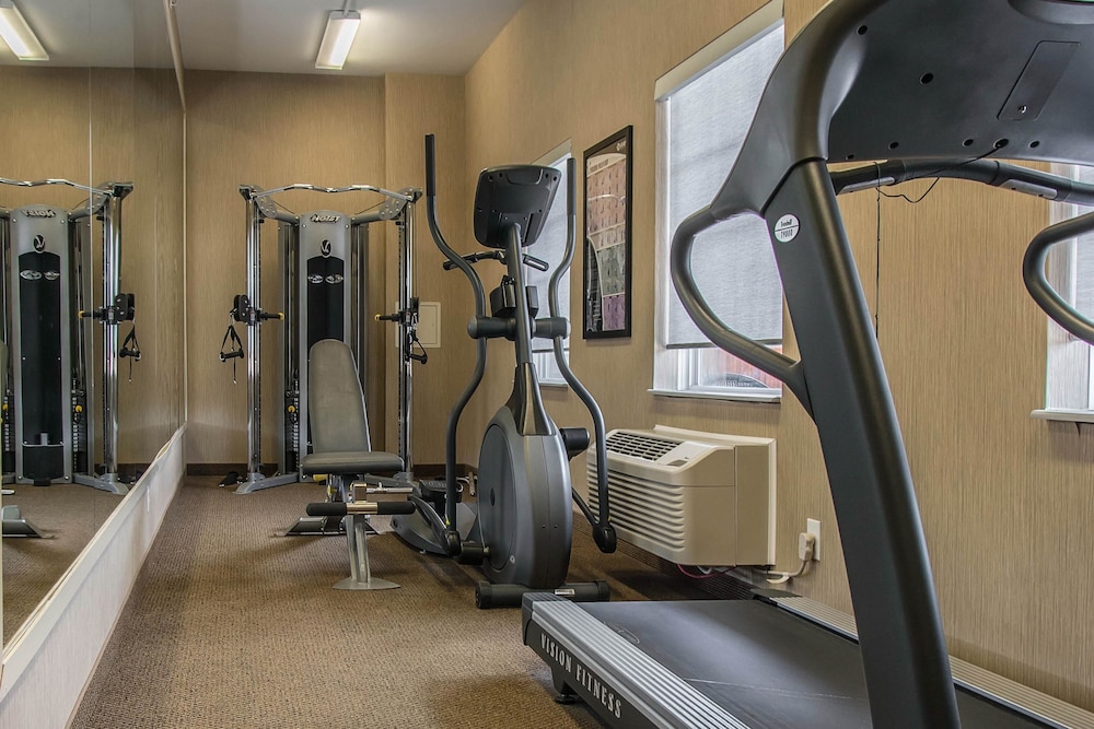 MainStay Suites Winnipeg Airport 20/39
