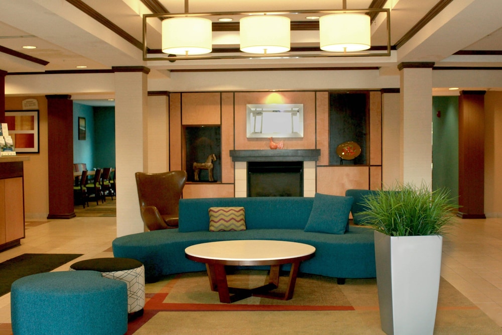 Fairfield Inn Suites Fairmont 11/19
