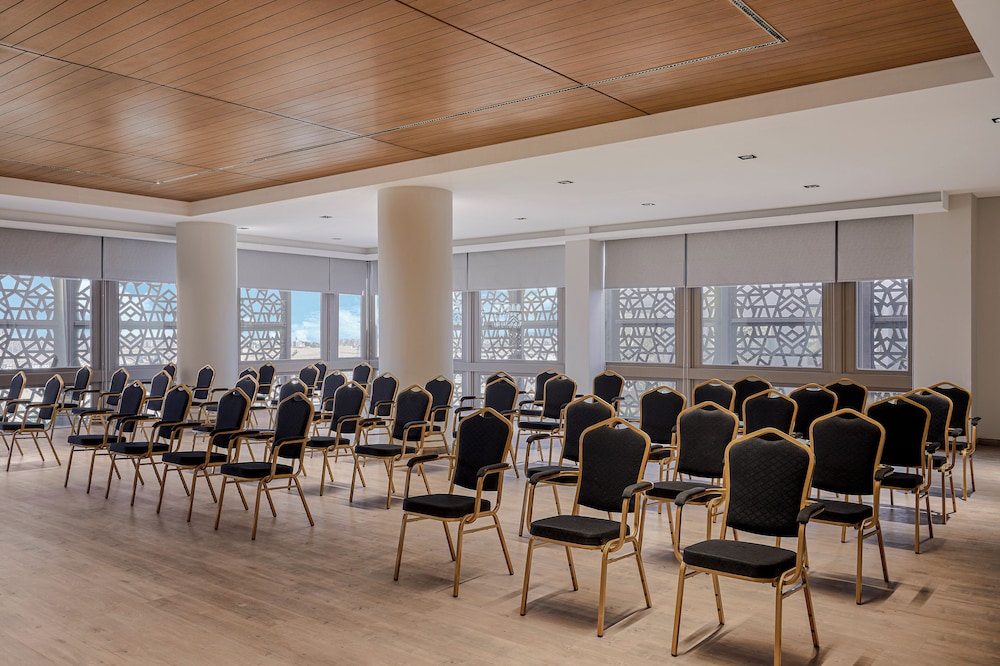 Hyatt Regency Cairo West 38/50