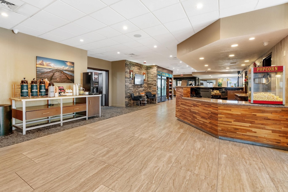 Beachfront Palms Resort Galveston, an Ascend Collection Hotel 9/43