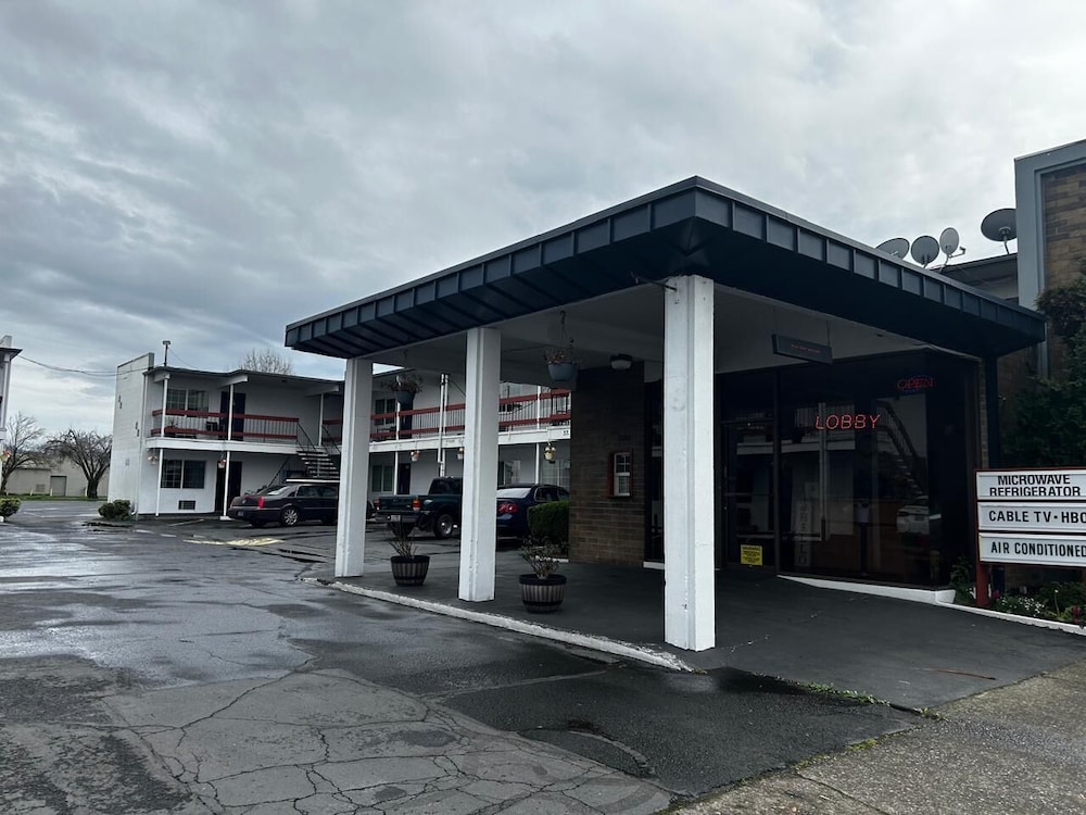 Travelers Inn by OYO Longview Kelso thumb 4