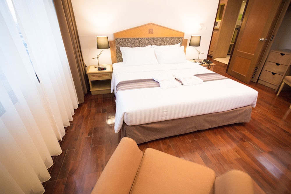 Grand Tower Inn Rama VI 25/70