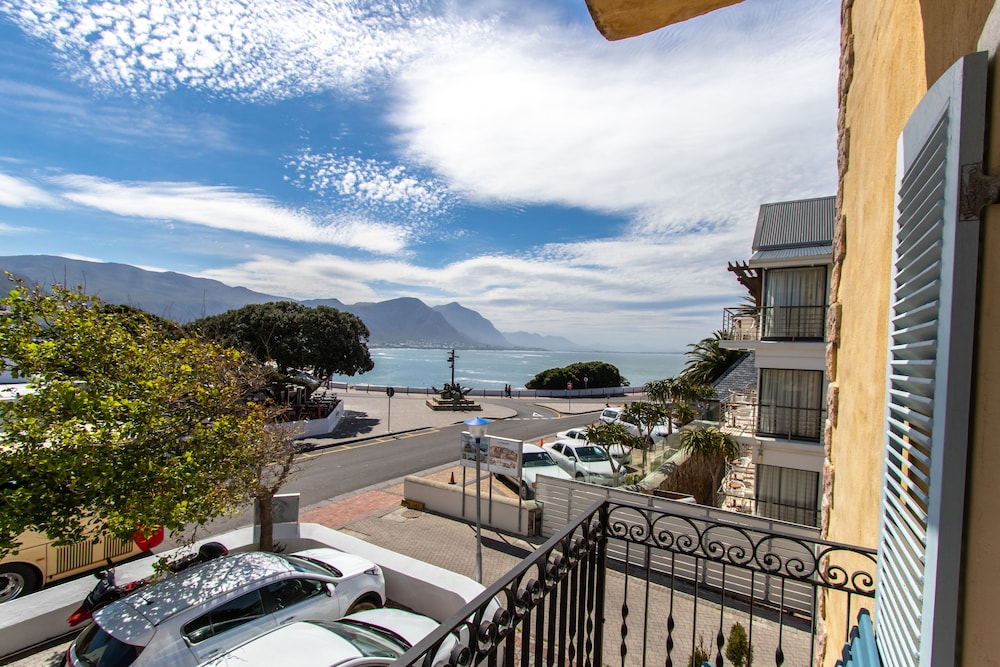 Auberge Burgundy Guest House Hermanus 28/43