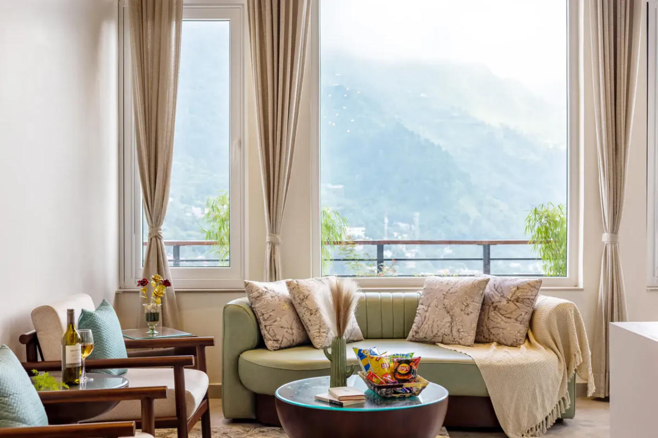 ELIVAAS 3 BHK with Terrace Near Lake View Antarmann Casa Mirage 11/14