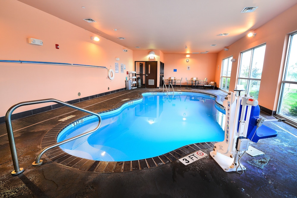 Baymont by Wyndham Grand Forks 5/43
