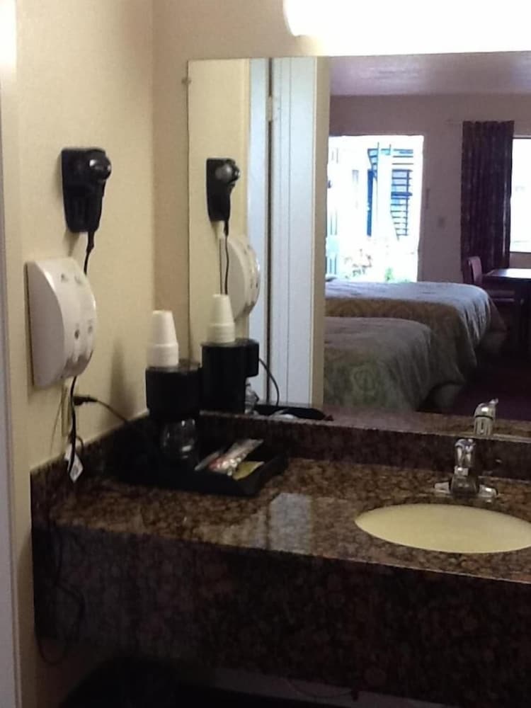 Travel Inn & Suite 19/37