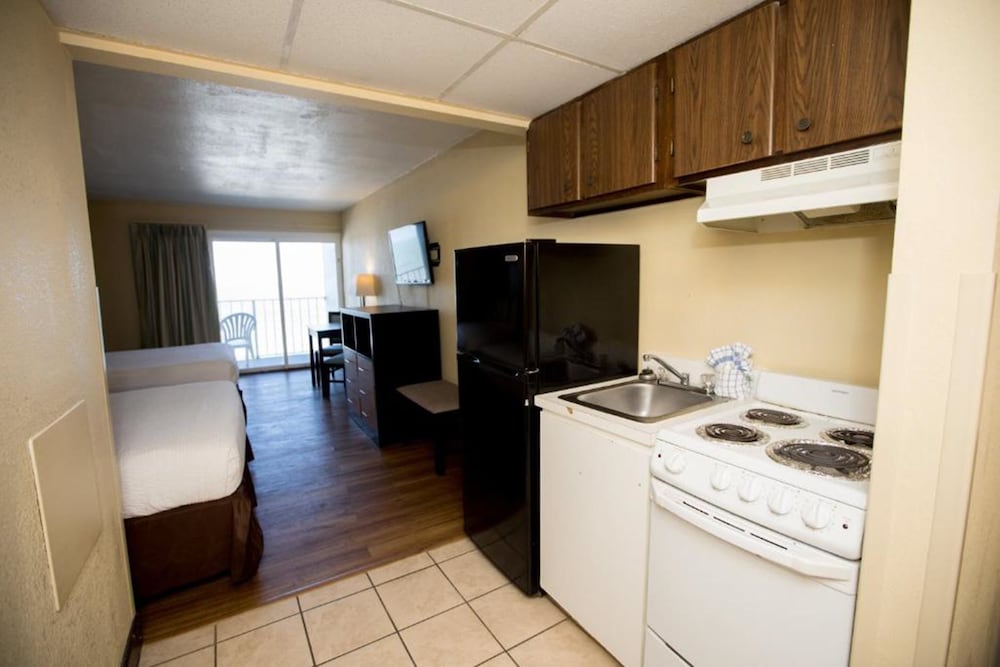 Blu Atlantic Oceanfront Hotel Suites 30/59