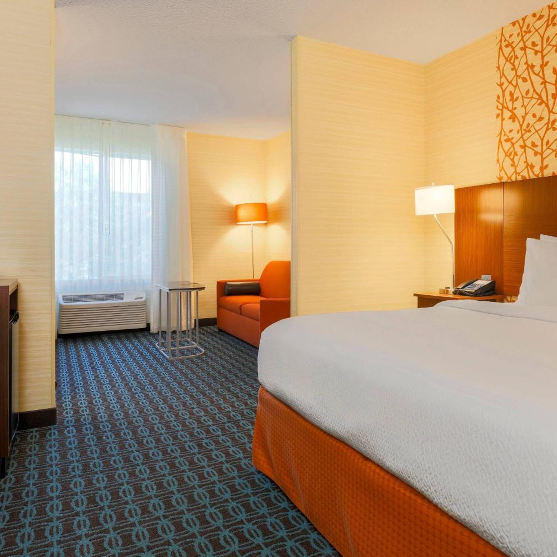 Studio, King Bed, Sofa, Large, Fairfield Inn & Suites by Marriott Yuma 2/5