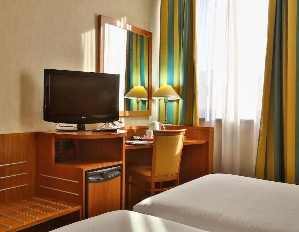 Best Western Cavalieri Della Corona Hotel 48/55