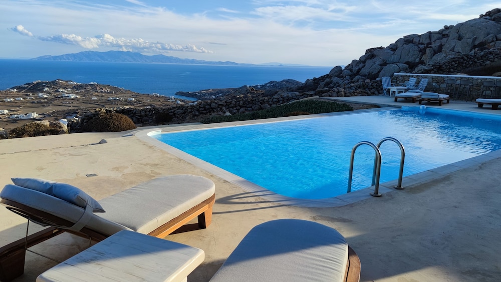 Amallini Suites 26/50