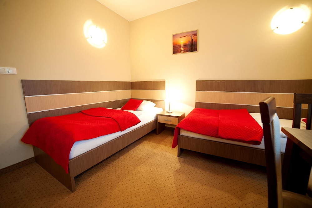 ROOM, TRIPLE