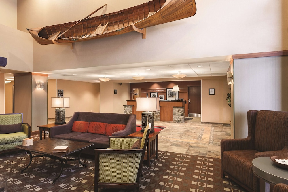 Hampton Inn Suites Lake George 43/61