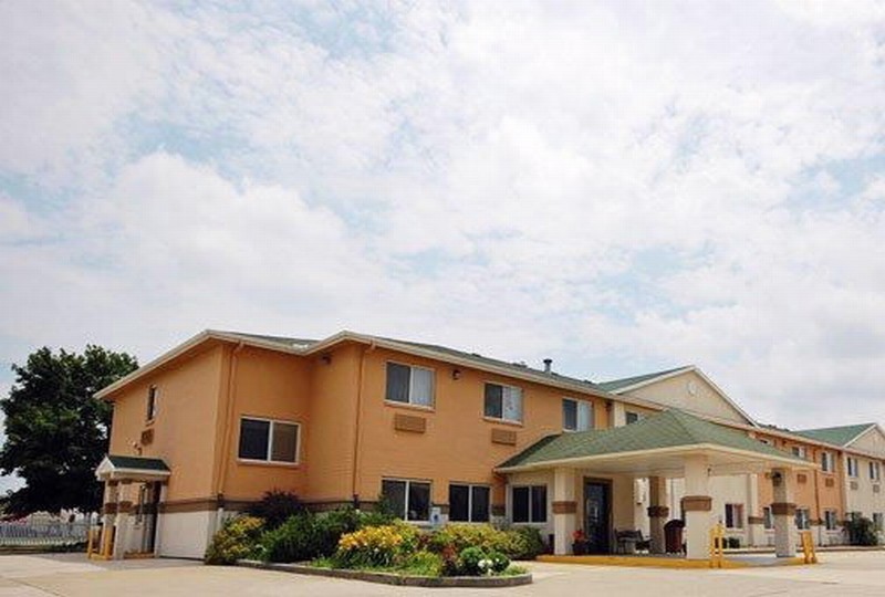 Quality Inn & Suites Lincoln near I-55 1/8
