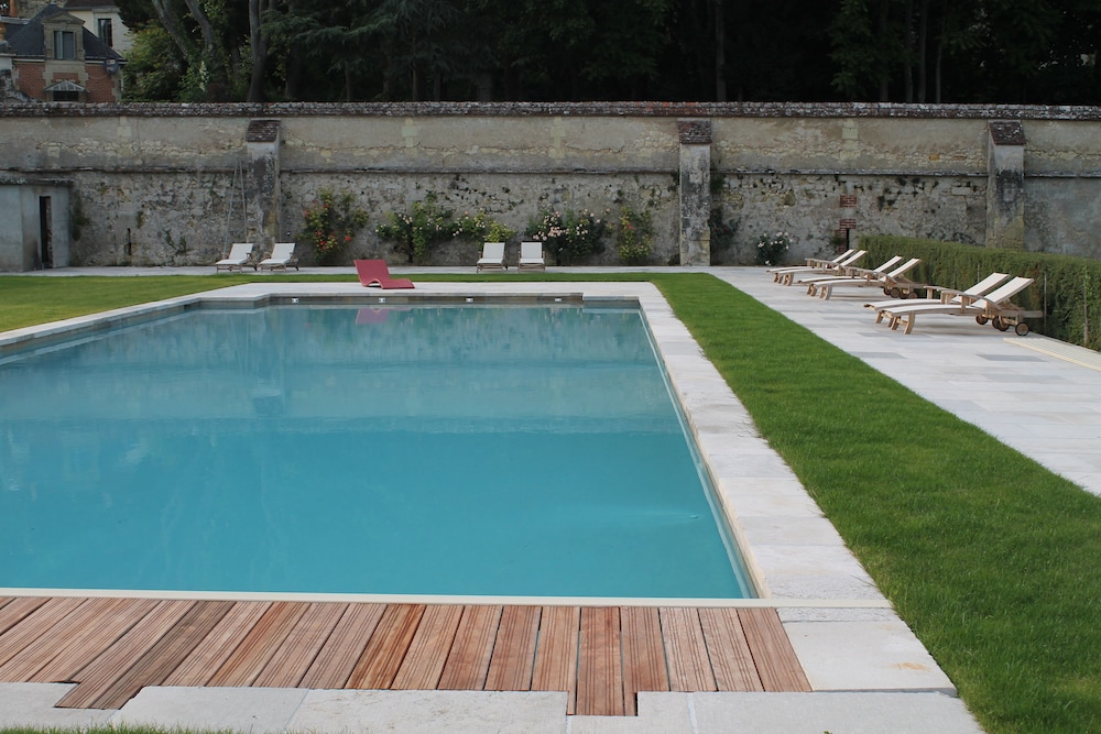 Relais Du Silence Chateau de Perreux 28/50