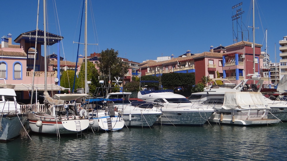 APARTAMENTOS MARINA INTERNACIONAL 41/50