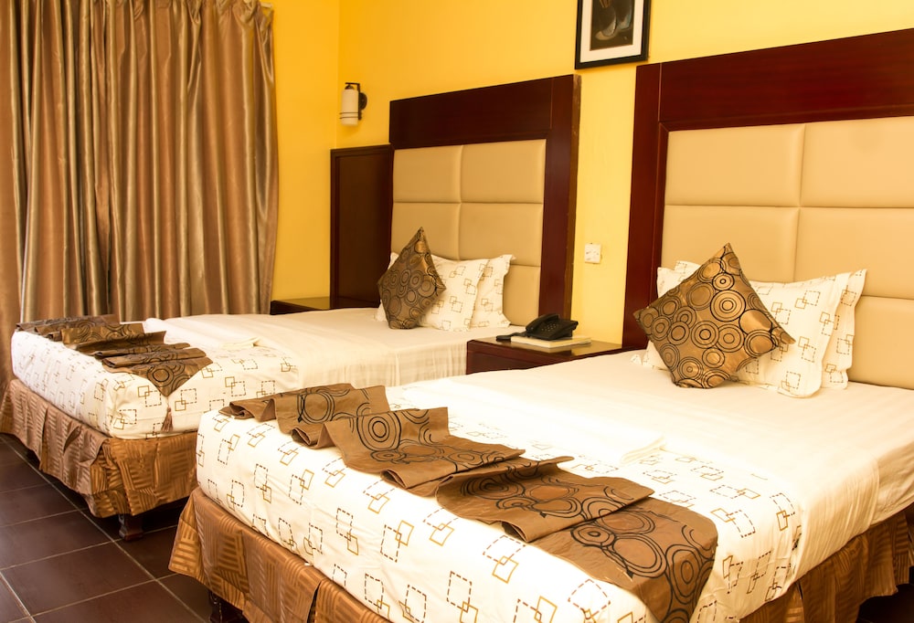 ROOM, TWIN BEDS