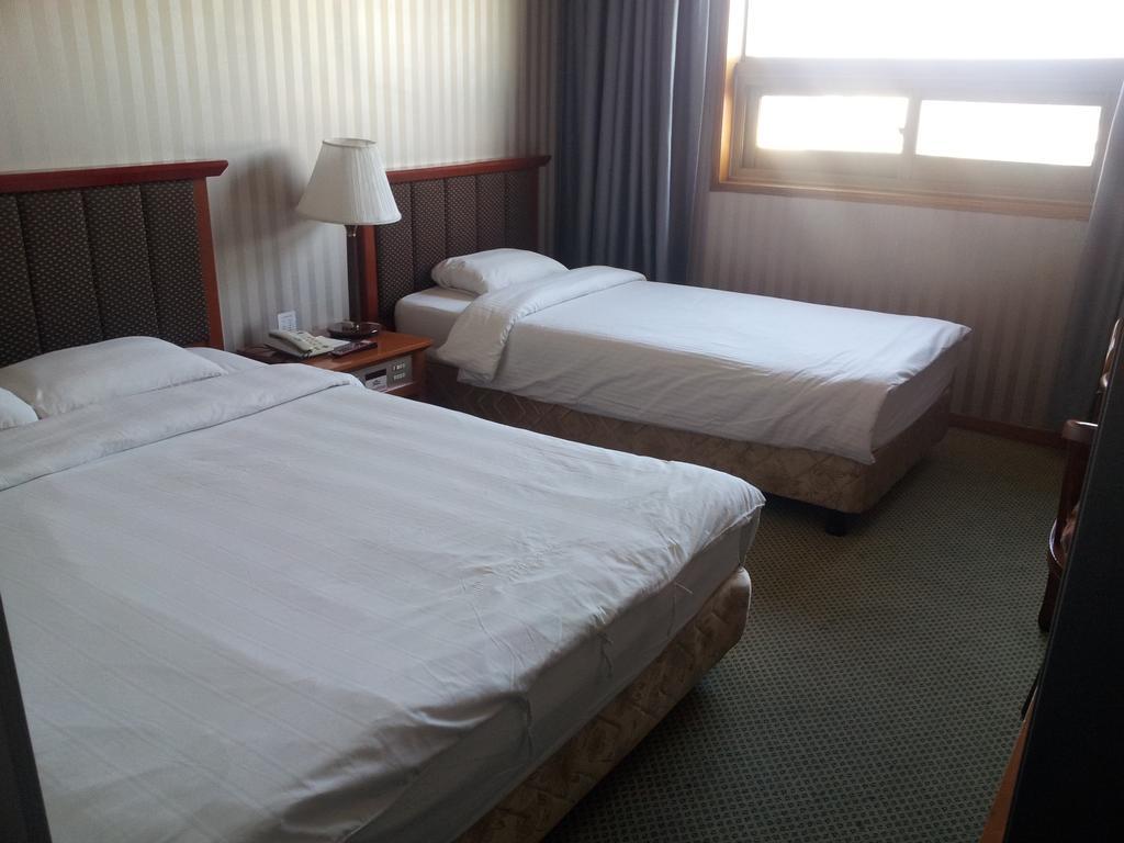 Prime Tourist Hotel 16/56