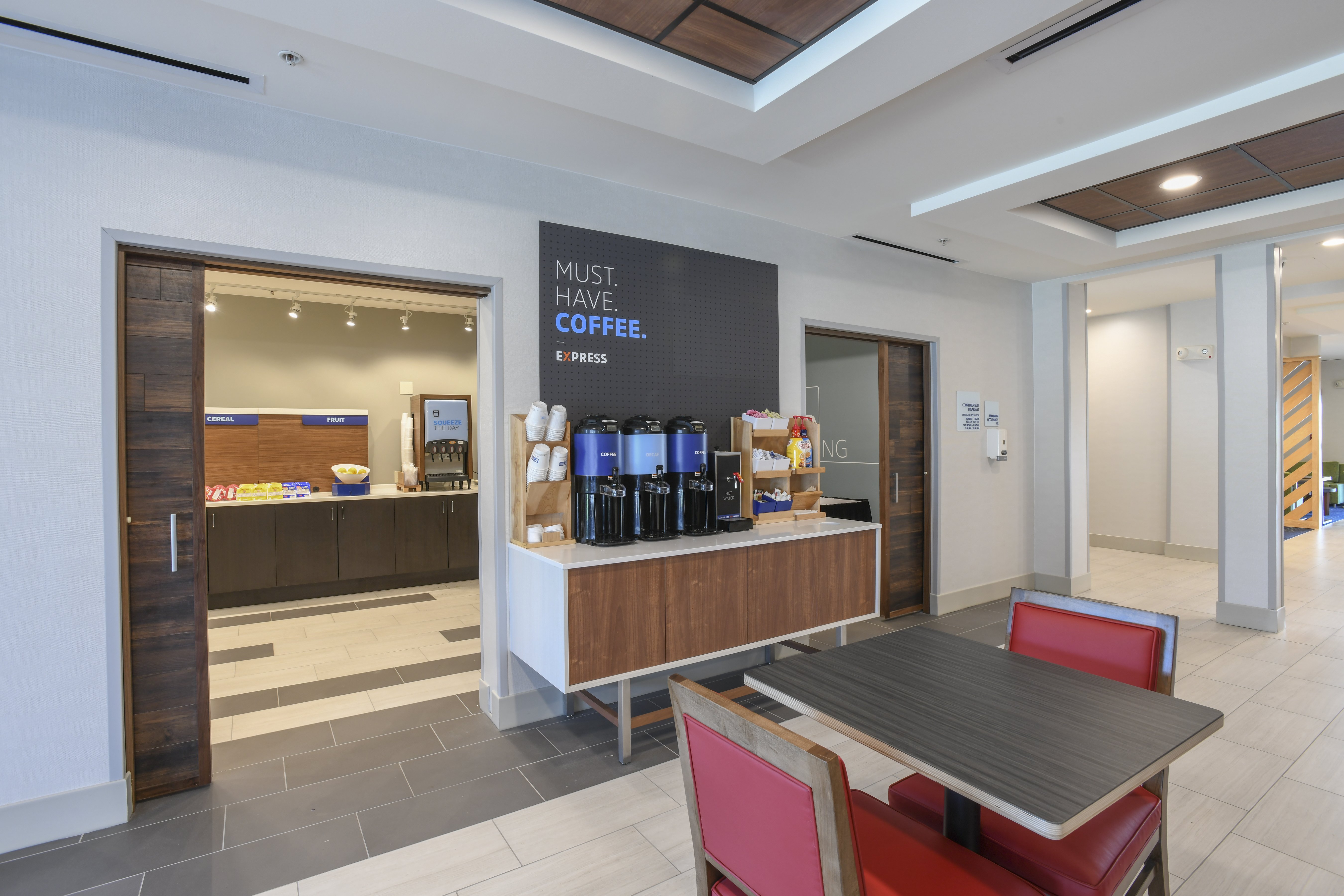 Holiday Inn Express Hotel Suites Richwood Cincinnati South 36/50