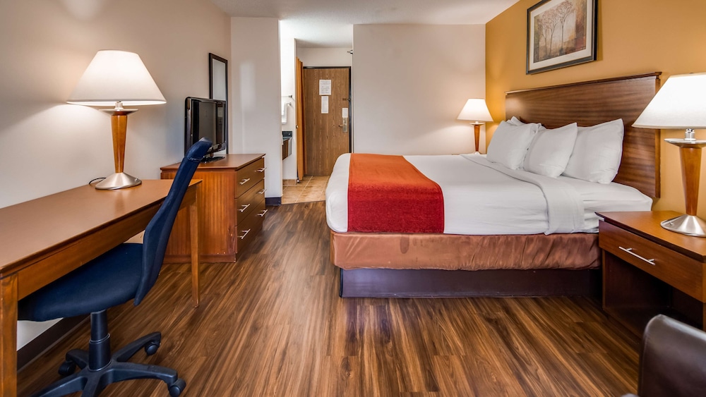 Best Western Lakewood Inn 19/37