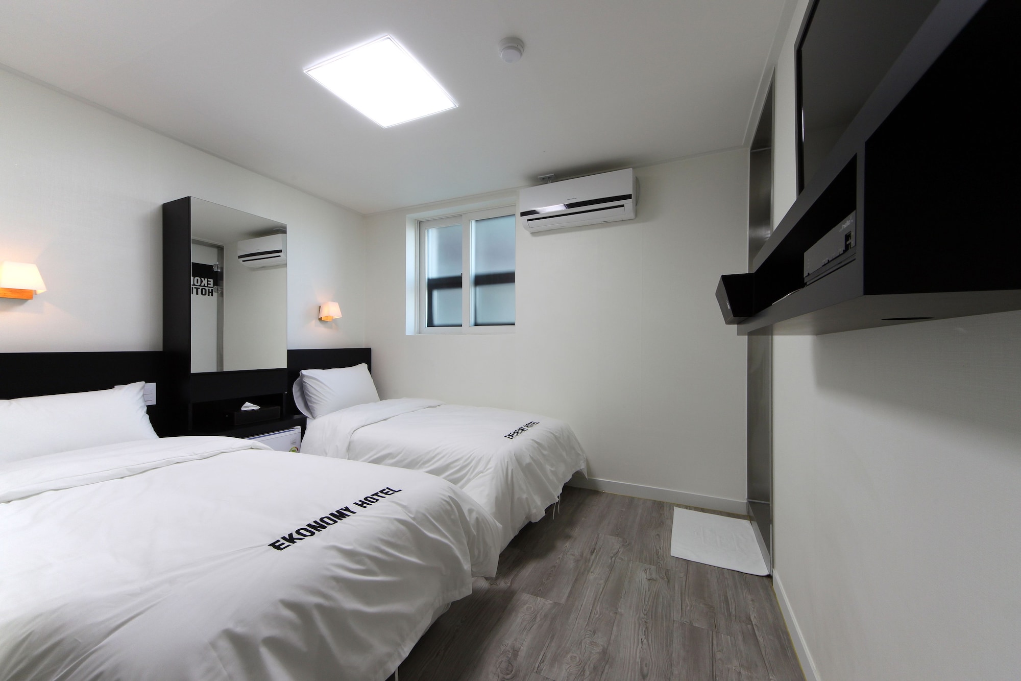 غرفة بسريرين منفصلين، Ekonomy Hotel Incheon 9/10