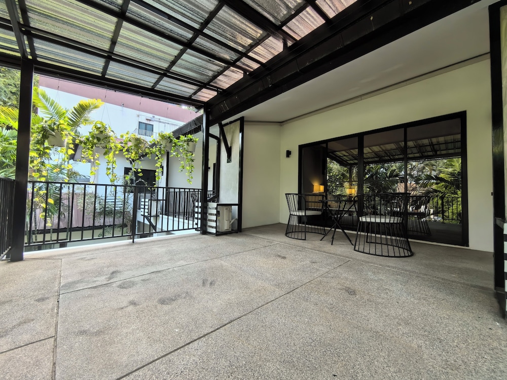 Sannot Riverside Boutique Hotel 61/71