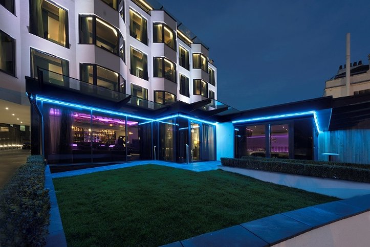 Seven Hotel 2/57