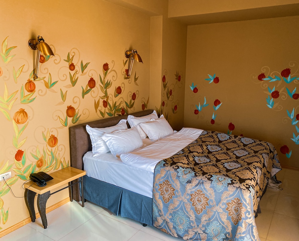 PREMIUM, KING BED, CITY VIEW, SOFA, TERRACE