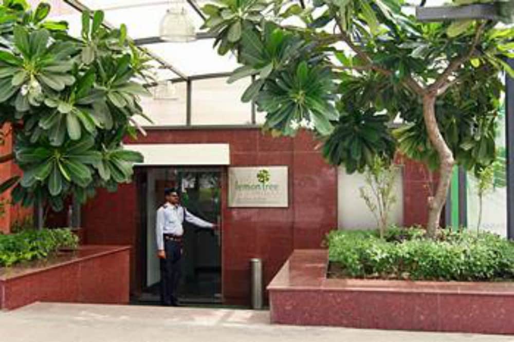 Lemon Tree East Delhi Mall Kaushambi 2/39