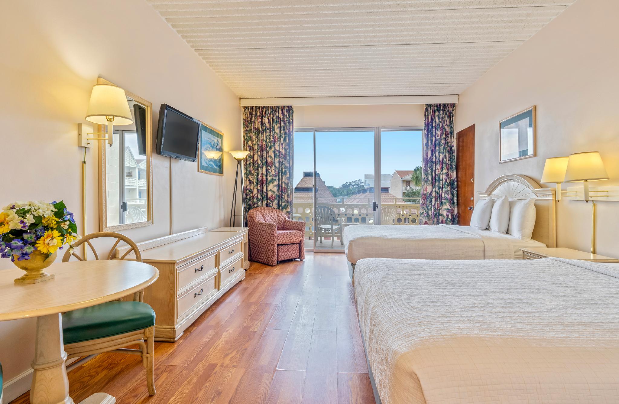 Room, Pool View
