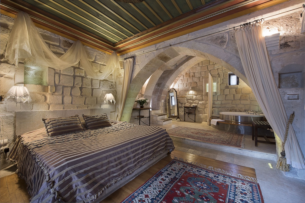 Anatolian Houses 42/73