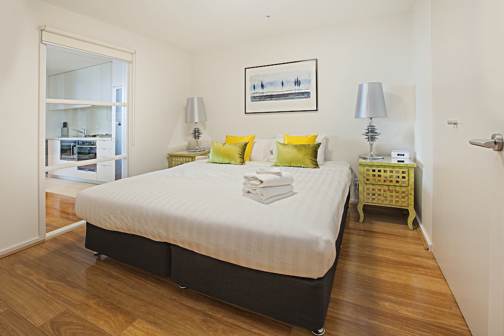1 BEDROOM, APARTMENT, RIVER VIEW
