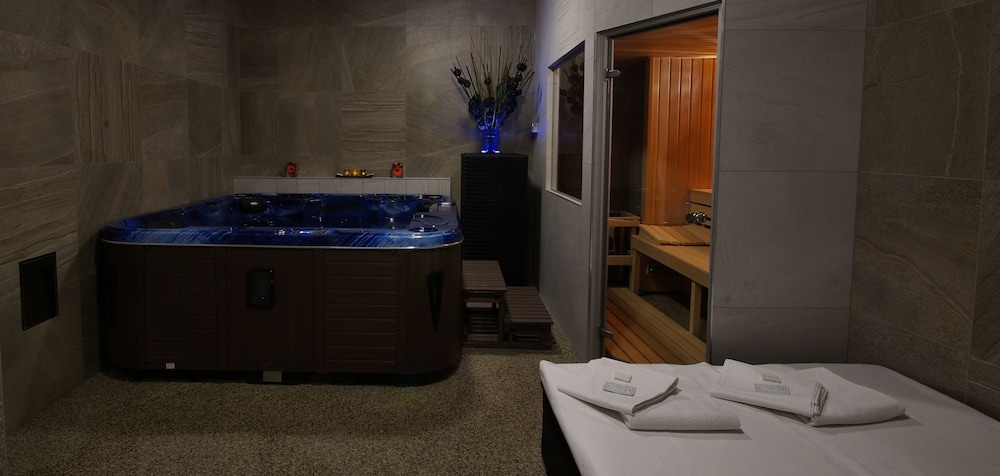 Adeba Hotel 29/49