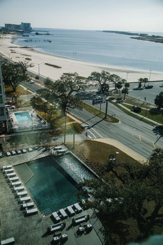 Hotel Legends, Biloxi 40/50