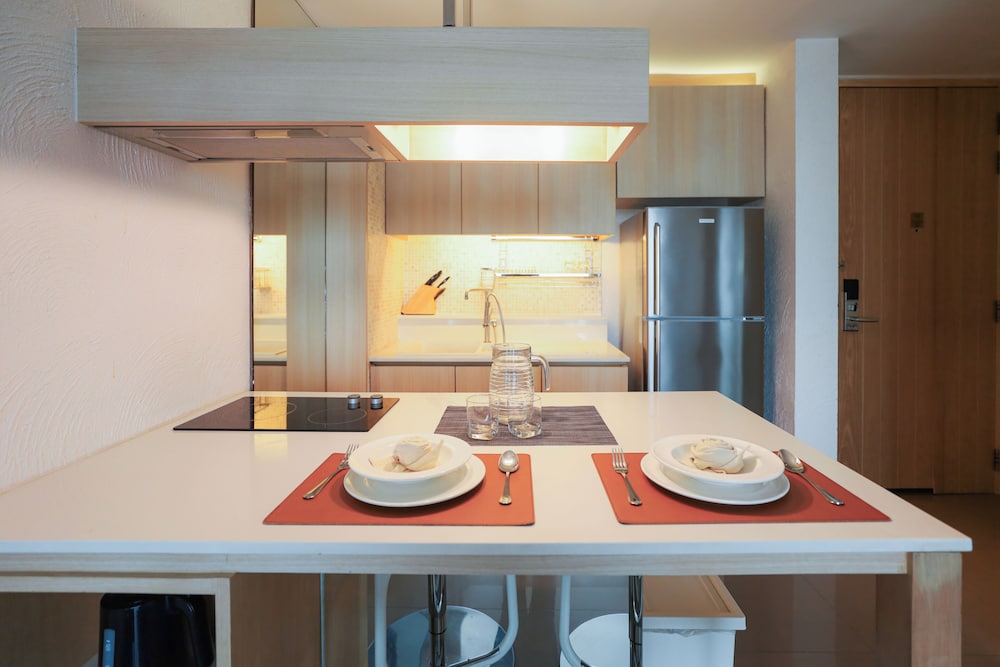 Balcony Seaside Sriracha Hotel Serviced Apartments 23/34