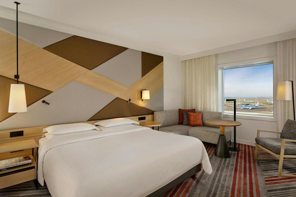 Connecting, Guest Room, Family, Twin Beds, King Bed, Airport View
