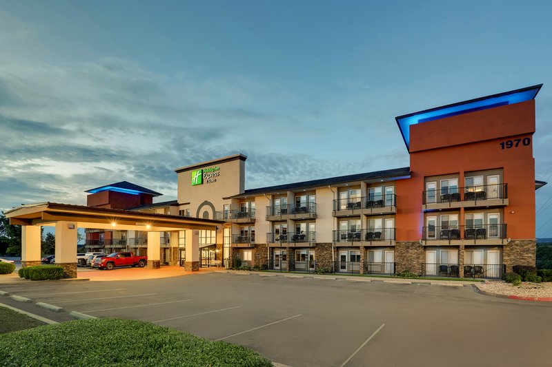 Holiday Inn Express Hotel Suites Branson 76 Cent 4/73