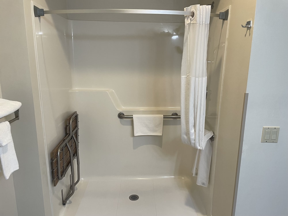 Quality Inn & Suites Longview Kelso 44/44