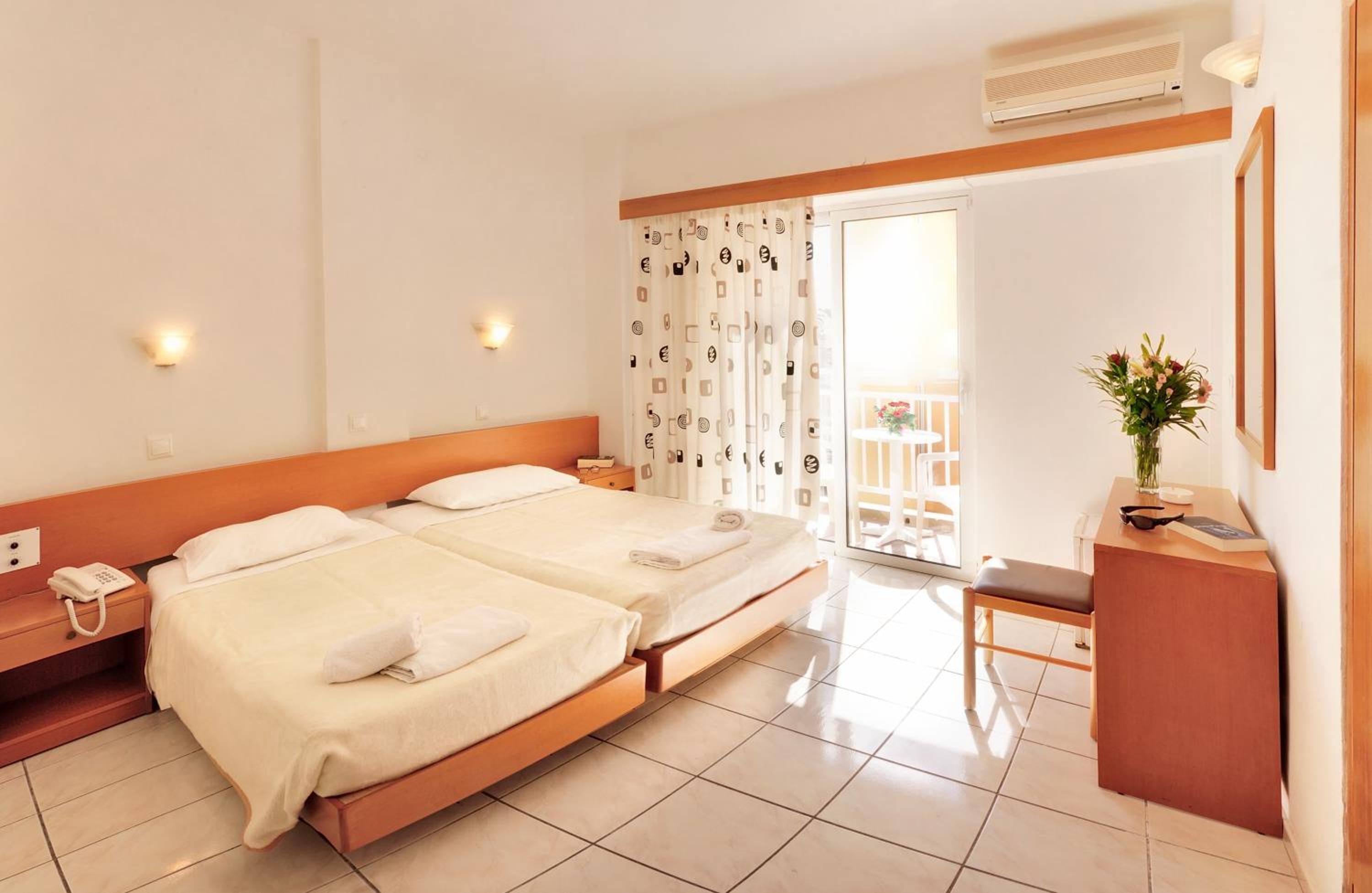 CARINA HOTEL 10/34